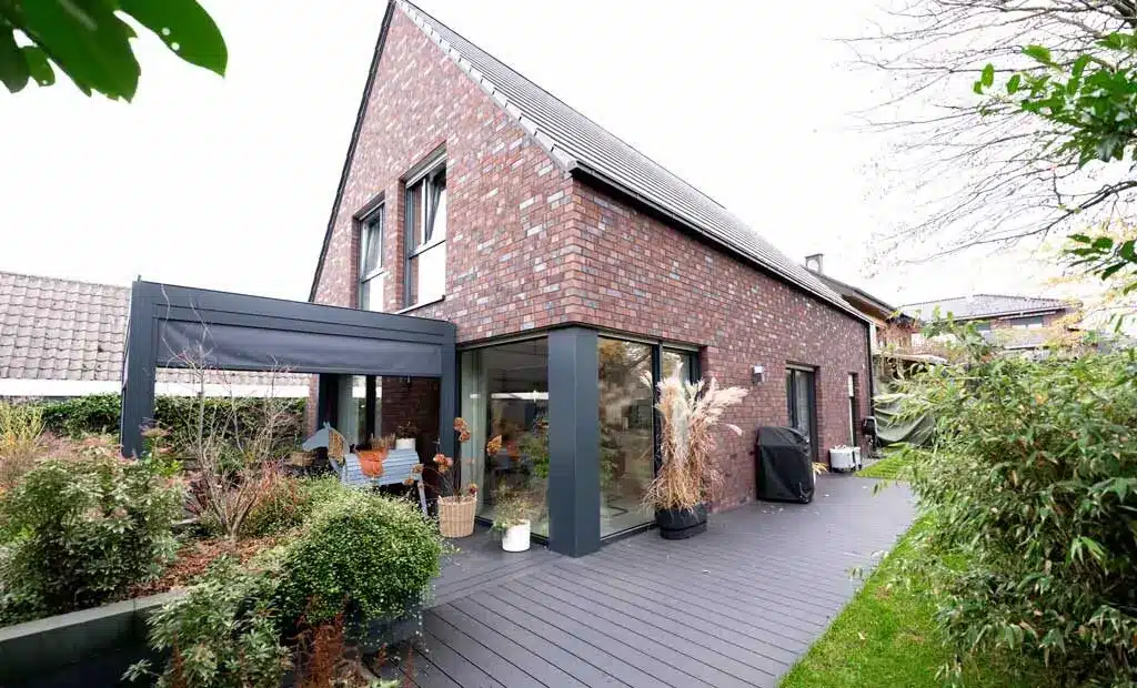 Oppenhome Immobilien - Modernes Einfamilienhaus aus 2022 (Beitragsbild)