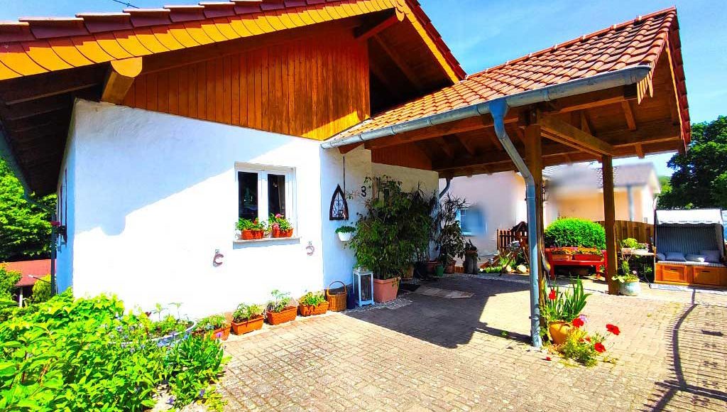 Einfamilienhaus mit 2 Wohneinheiten zum Verlieben | Hausansicht-Südwest