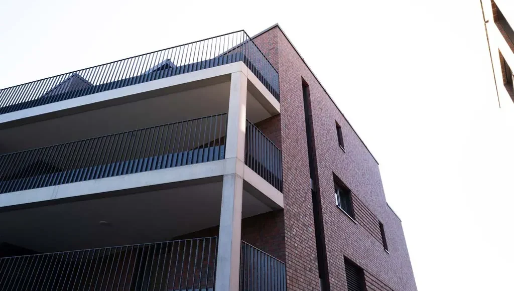 Helle Neubauwohnung mit 2-Zimmern und Tiefgaragenstellplatz in Senden - Aussicht - Loggia von Aussen