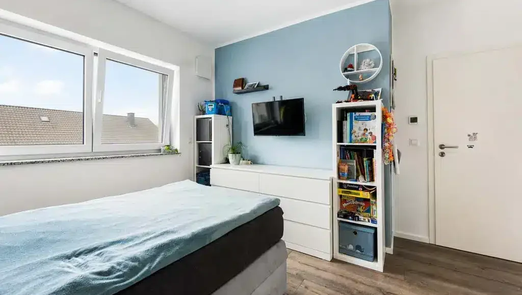 Oppenhome Immobilien - Anwesen mit Bungalow-Charakter in Linz am Rhein (Kinderzimmer).