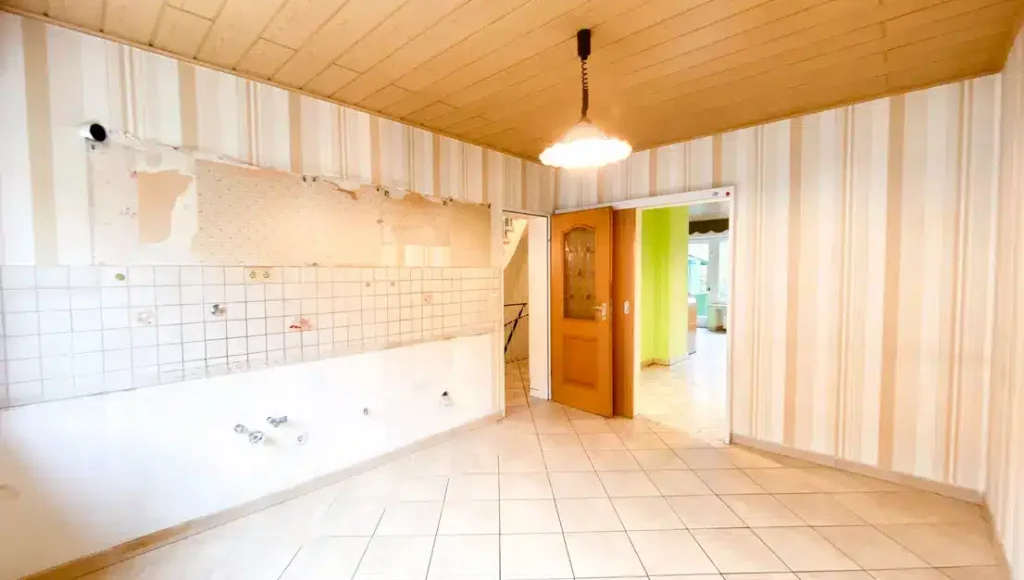Oppenhome Immobilien _ Ideale Ruamaufteilung in ruhiger, zentraler Lage (Kueche)