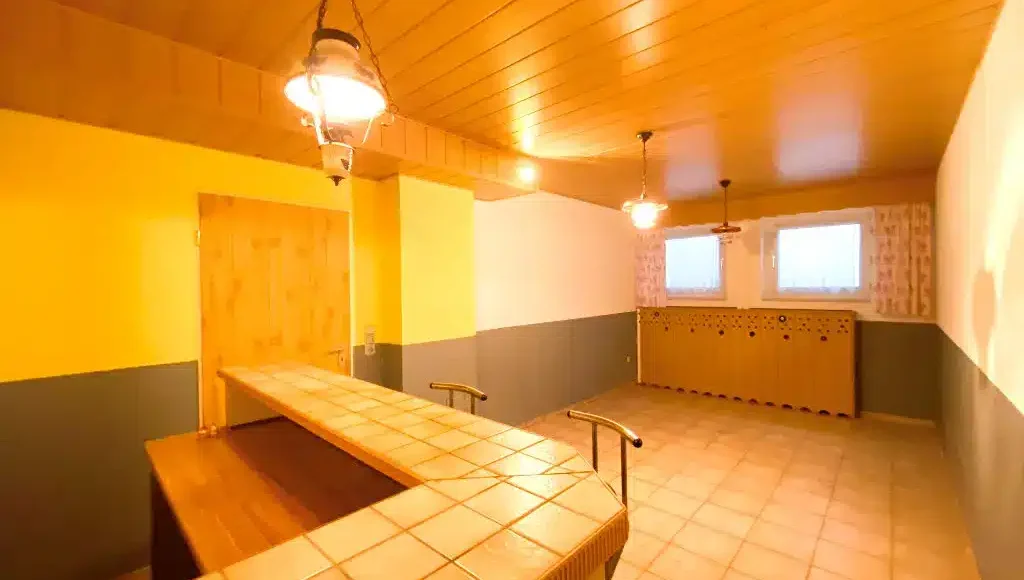 Oppenhome Immobilien _ Ideale Ruamaufteilung in ruhiger, zentraler Lage (Partyraum)