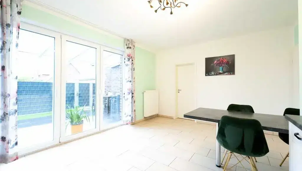 Sehr gepflegtes Energiesparhaus in Toplage von Senden - Küche mit Blick auf den Garten